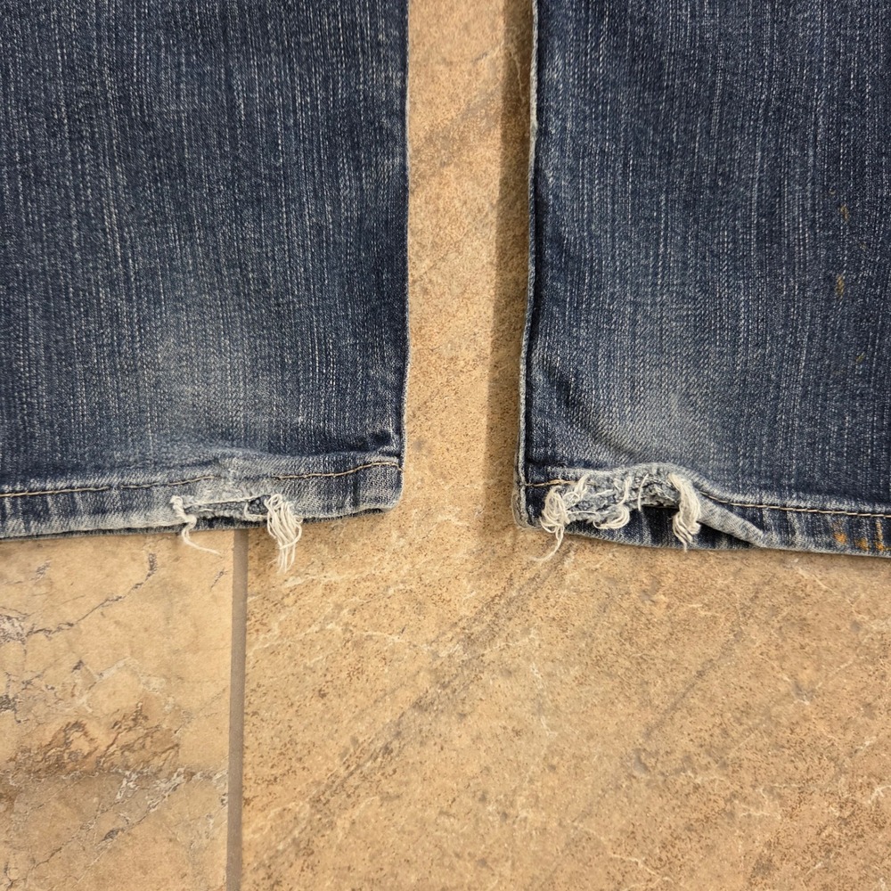 Levi Strauss Co 511 Womens Jeans Dark Wash Slim Fit Size 30x32 Distressed Hem - Picture 5 of 6